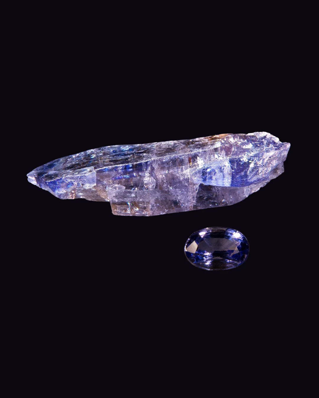 Tanzanite, violet-blue and indigo silicate mineral specimen